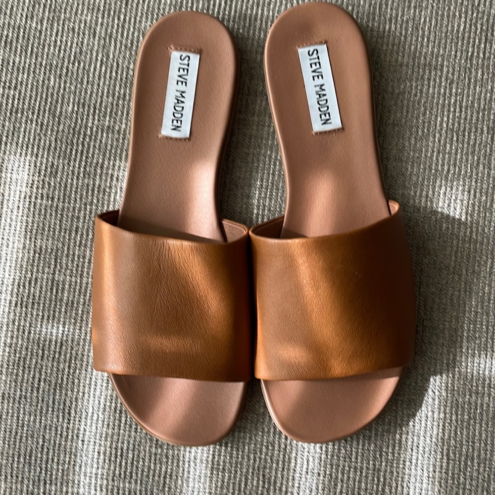 Never worn Kailey Slide Sandals